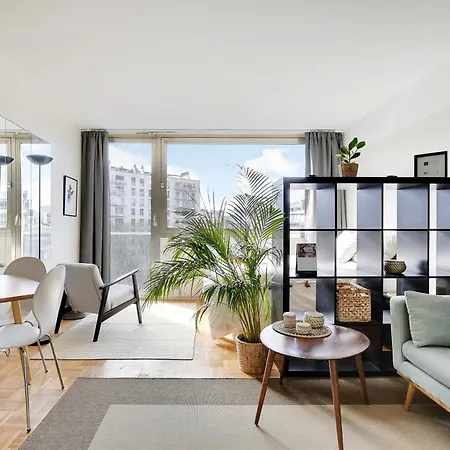 Champs Elysees - Arc De Triomphe *